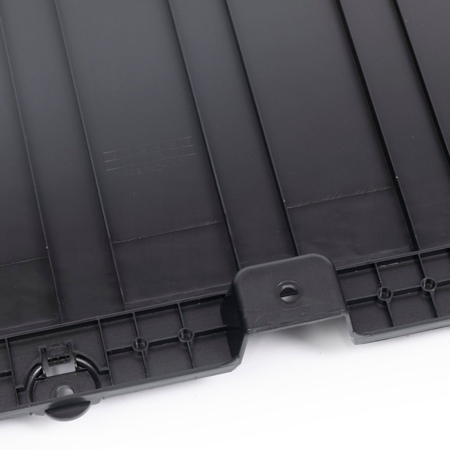 Front Bumper Lower Valance Shield Cover Panel for Tesla Model Y 2020-2024 1613579-00-D 1493774-00-B